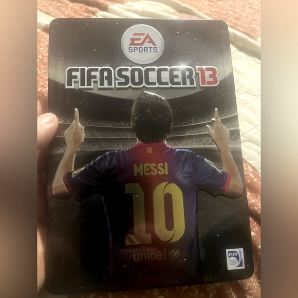 XBOX 360 FIFA Soccer 13 in collectors edition Metal box . With Messi on cover - Picture 1 of 4